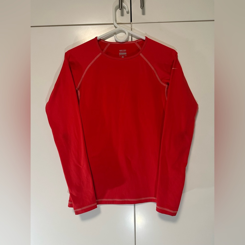 Nike Pro Shirt Women's S Red Thumb Holes Compression Base Long Sleeve 485377-635